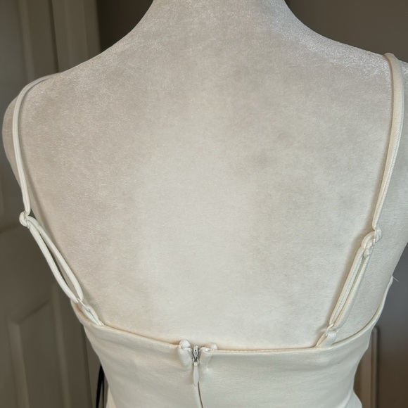 Lulu’s off white spaghetti strap fit and flare polyester dress, deep V-neck, XS - Picture 4 of 6
